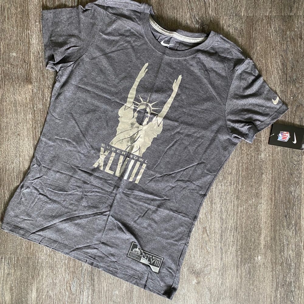 VINTAGE SuperBowl Tee from 2013 NFL Season